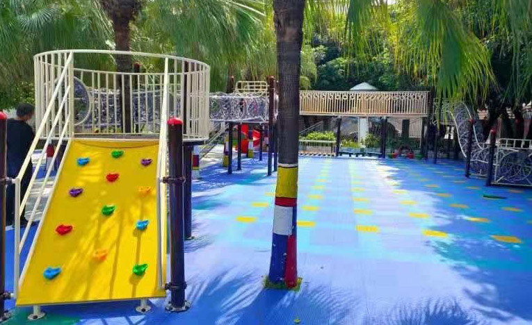 兒童戶外攀爬網(wǎng)園攀登網(wǎng)大型兒童拓展游藝設(shè)施案例|佛山雞洲幼兒園